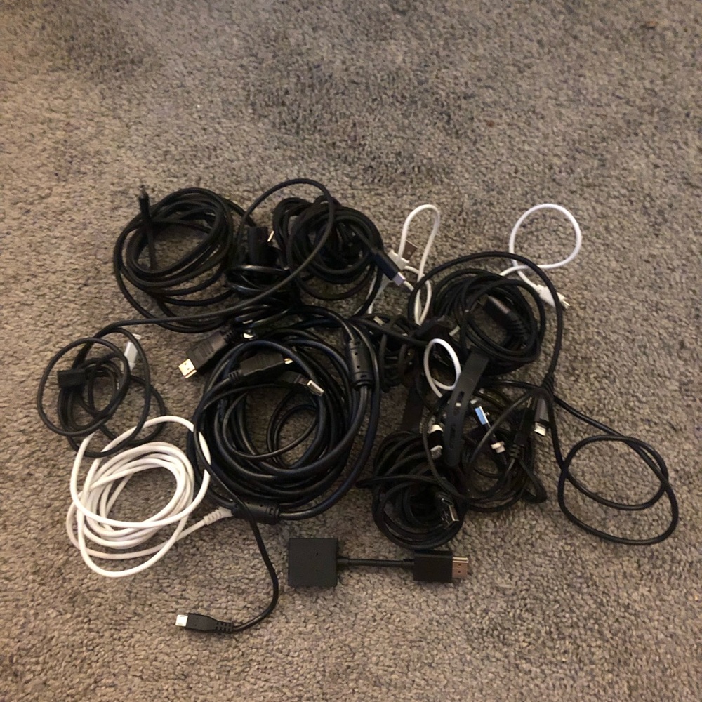 Assortment of mostly Samsung and Miscellaneous chargers.